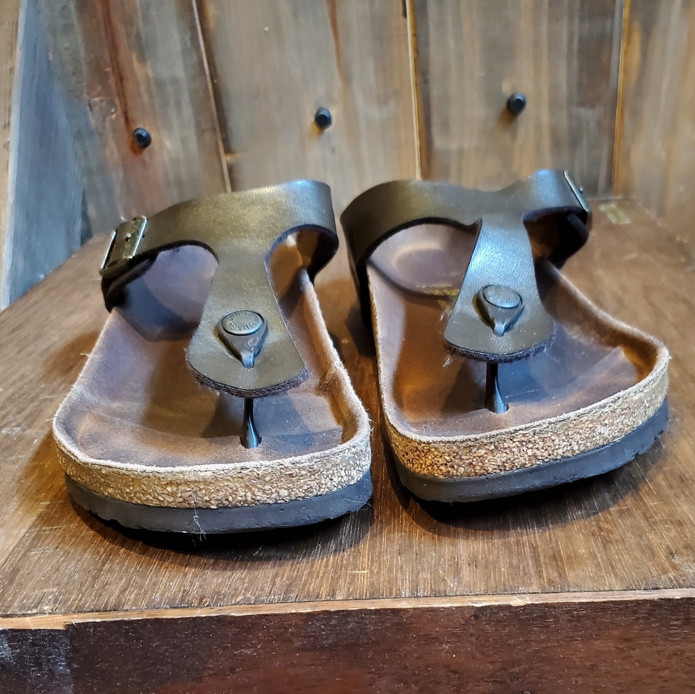 Birkenstock Gizeh Sandals - Picture 6 of 16